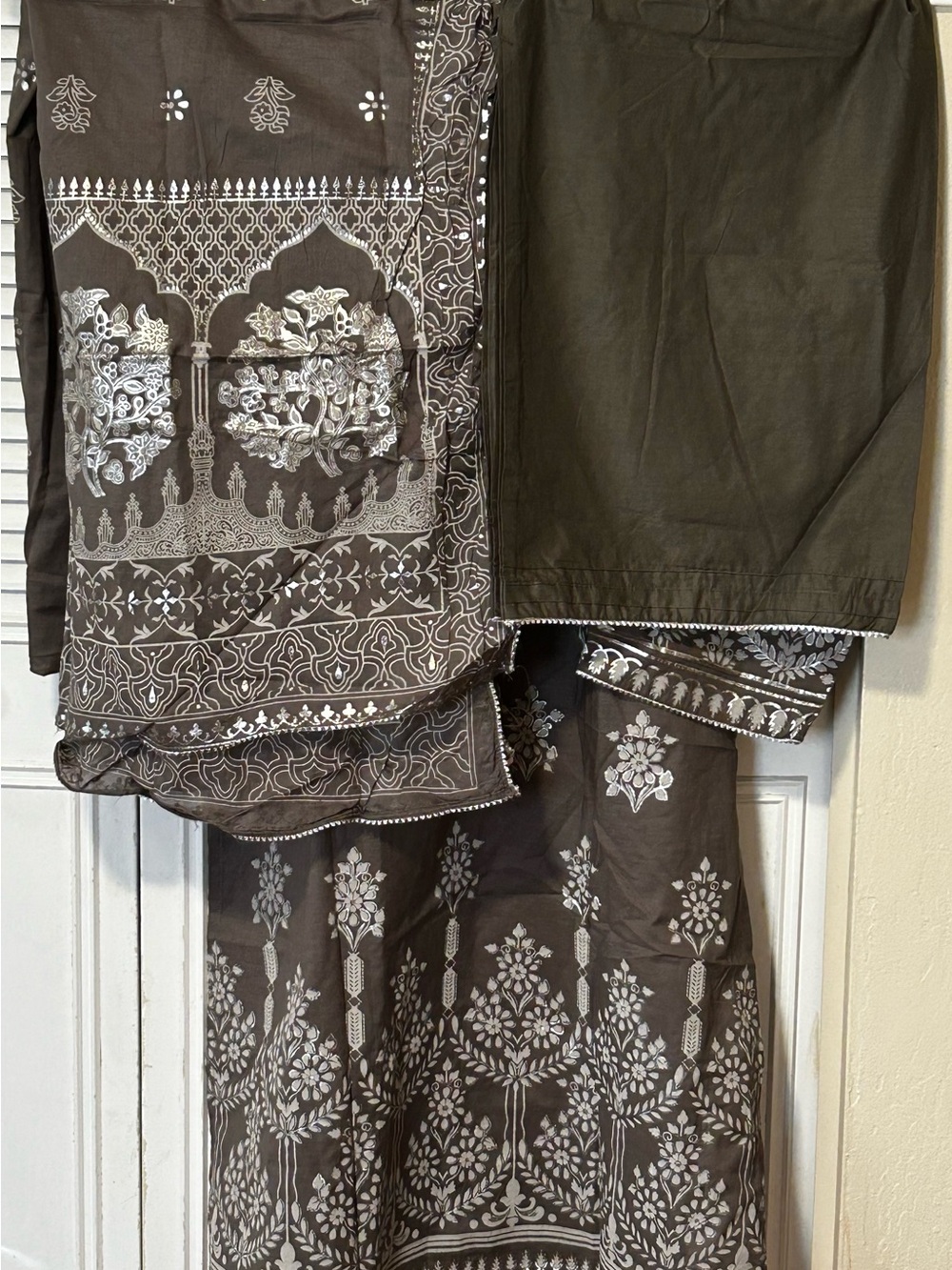 Pakistani Grey&silver Block Printed 3 pc Suit for Women in Size 16 by J.Pret - Picture 4 of 8